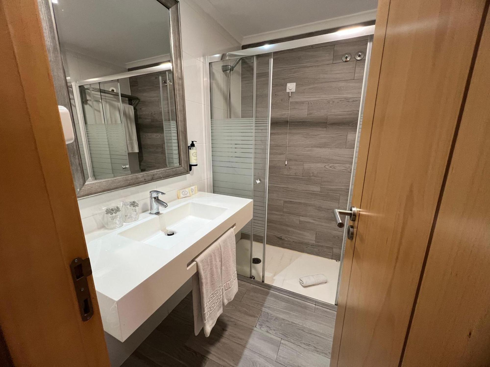 Be One Hotel Caldas Da Rainha - By Mhmb Hospitality חדר תמונה